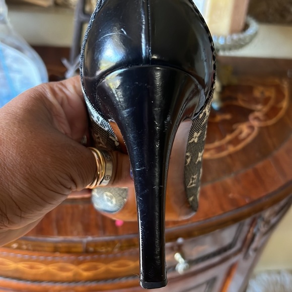 Louis Vuitton shoes - Picture 10 of 16